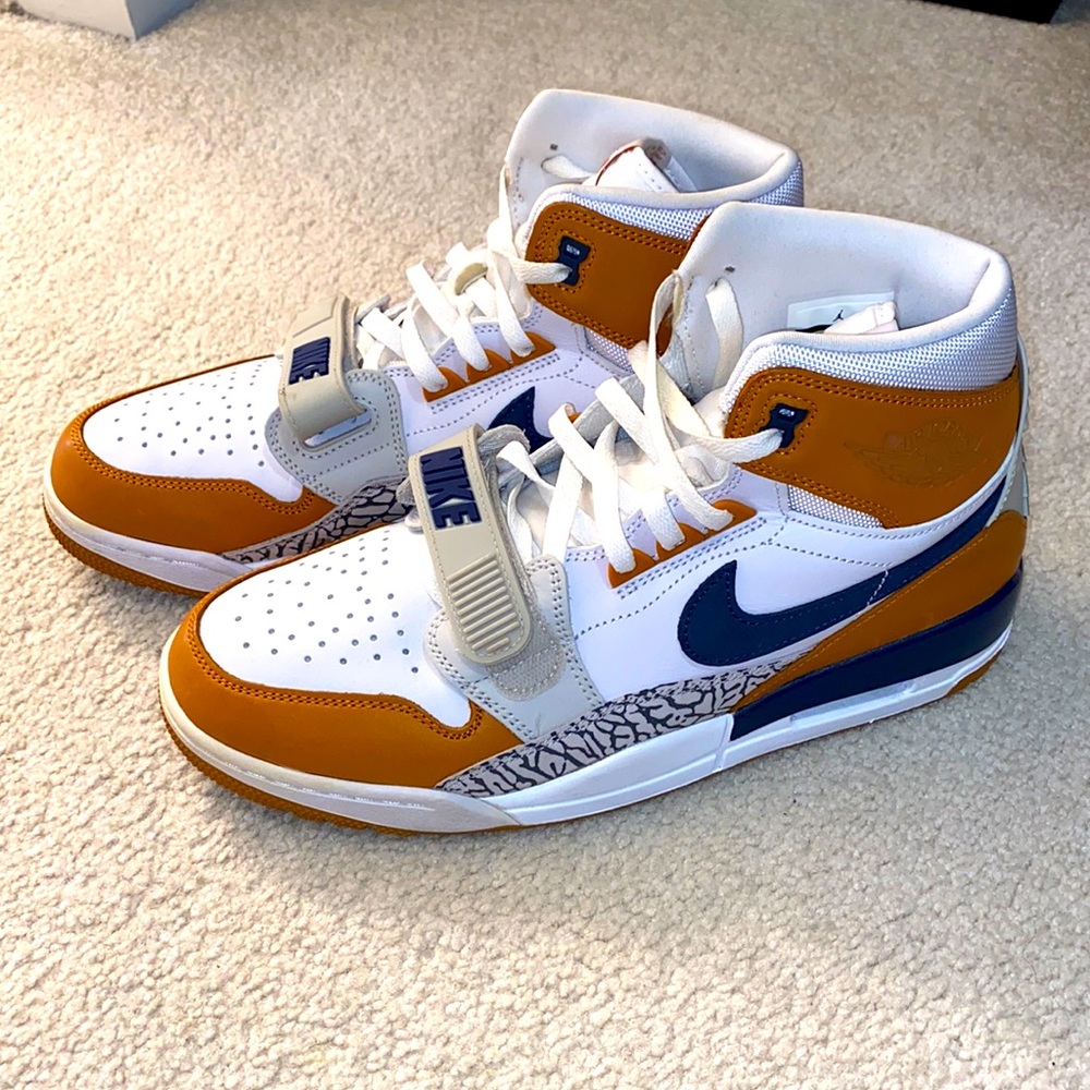 Nike Air Jordan Legacy 312 NRG light brown & navy means size 11